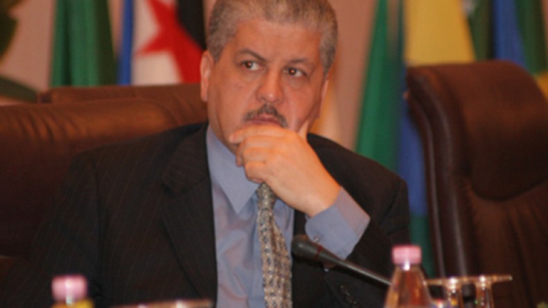 كل ما يصبّ في جيوب الجزائريين مؤجل إلى 2015