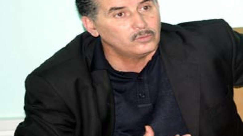 سرار  يطالب  السلطات  التكفل  بالأندية  المشاركة  في  المنافسة  الإفريقية