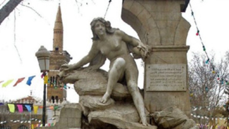 الأنتربول يلقي القبض على رجل أعمال جزائري بفرنسا