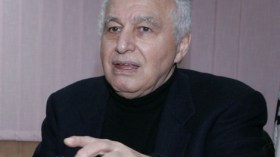 “الشاذلي كان يحضر حمروش خليفة له في الرئاسة”