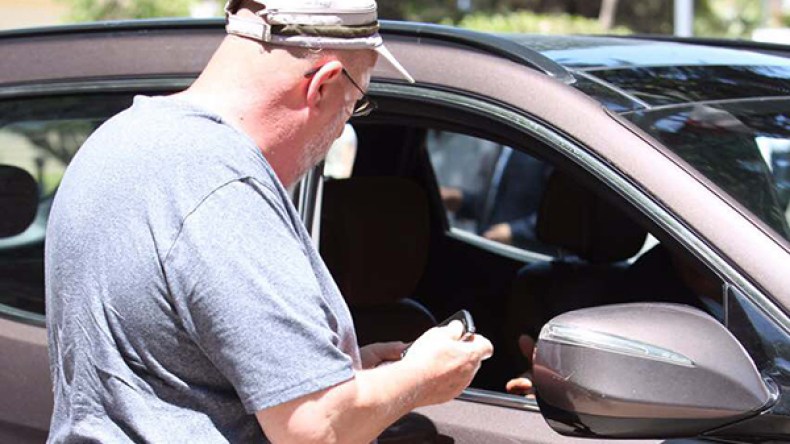 سيدي السعيد غير مرغوب فيه بالخيمة الرسمية بالعالية