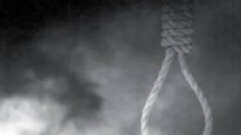 يهدد‭ ‬بالانتحار‭ ‬بتيبازة‭ ‬احتجاجا‭ ‬على‭ ‬إقصاء‭ ‬ابنته‭ ‬المتفوقة‭ ‬بالبكالوريا‭ ‬من‭ ‬التكريم