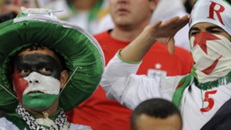 جزائريون ضيّعوا جوازاتهم وأموالهم…. وحديث عن فرار مناصرين