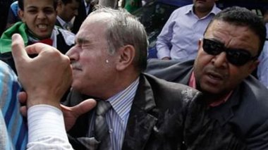 L'opposition syrienne accueillie sous une pluie d'œufs au Caire