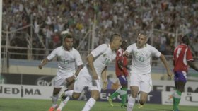 لاعبو المنتخب الوطني:  نحن واعون بالمسؤولية ولن نخيّب الشعب الجزائري