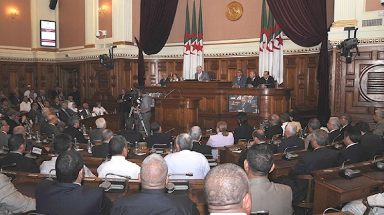 مجلس الأمة يحسم ممثليه داخل الهياكل في انتظار الآفلان