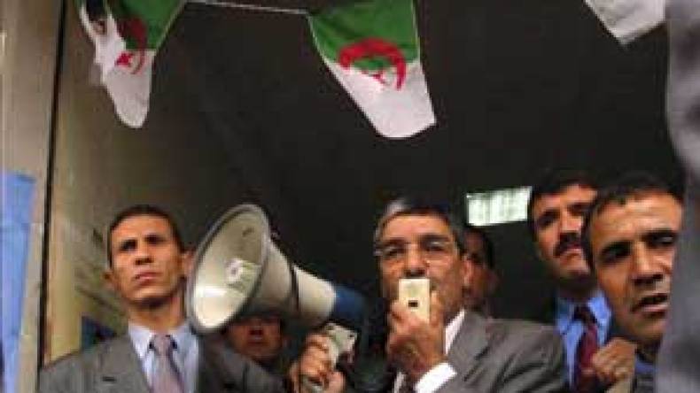 سعيد سعدي يتمسك بـ”المراقبة الدولية” لرئاسيات 2009