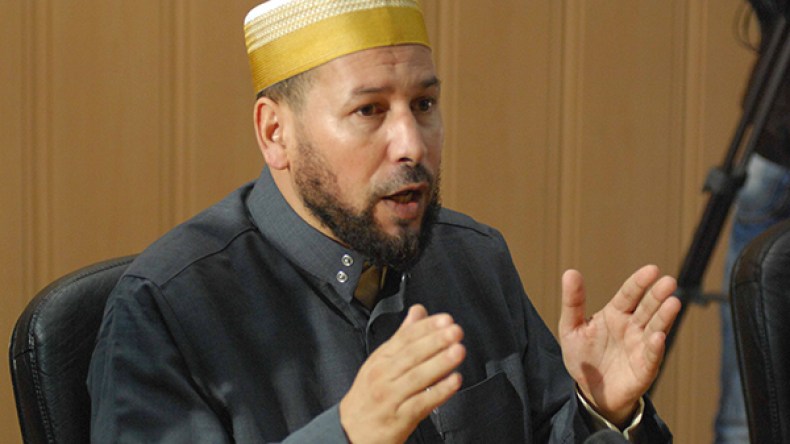 لا يجوز استباحة الفواحش والمعاصي بحجة أنها ليلة في السنة