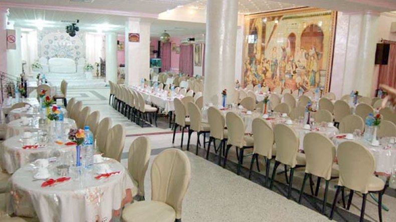 منع النساء والفتيات من ارتداء “اللباس الفاضح” في أعراس البويرة