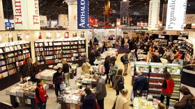 المال الخليجي كمم أقلام مثقفي وأدباء الجزائر بالمجلات والجوائز