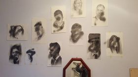 تشويه 24 لوحة لسمير بن صالح بعد اقتحام ورشته من قبل مجهولين