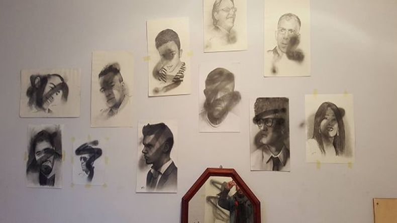 تشويه 24 لوحة لسمير بن صالح بعد اقتحام ورشته من قبل مجهولين