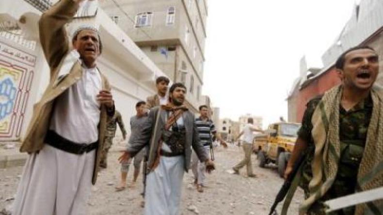 غارات جوية عنيفة واشتباكات برية في جنوب اليمن
