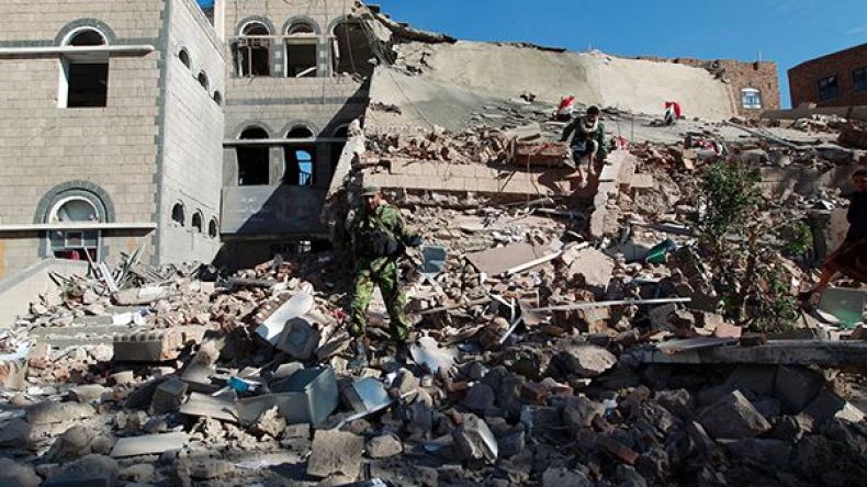 قتلى في غارة للتحالف على مقر للشرطة في صنعاء