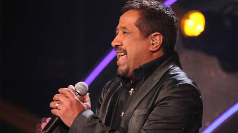 خالد يهنئ السفيرة الأمريكية بعيد ميلادها.. والجمهور يرد: “فلسطين الشهداء”!