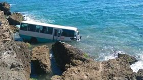 سقوط حافلة في البحر بتيبازة