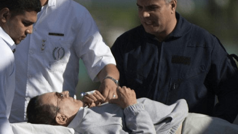 مصر: المحكمة تقرر استمرار حبس مبارك