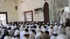 الدعوة إلى تخصيص دورات علمية عبر المساجد