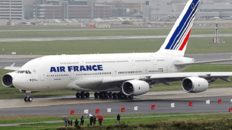 ارتفاع خسائر الجوية الخطوط الجوية الفرنسية إلى 821 مليون دولار
