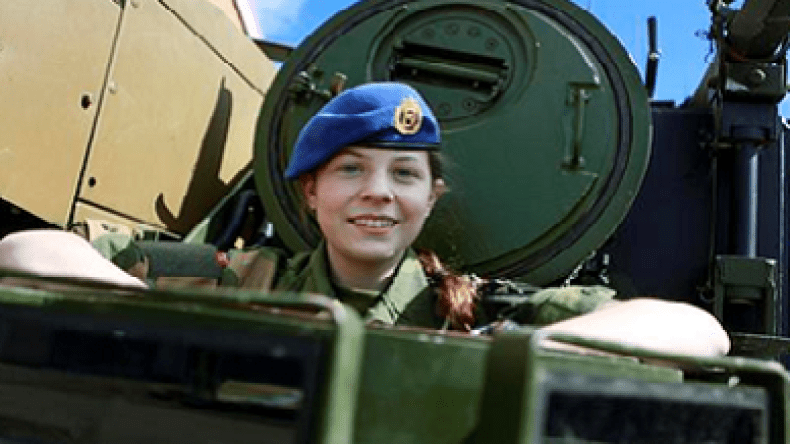 النرويج: قانون جديد يفرض الخدمة العسكرية على الفتيات