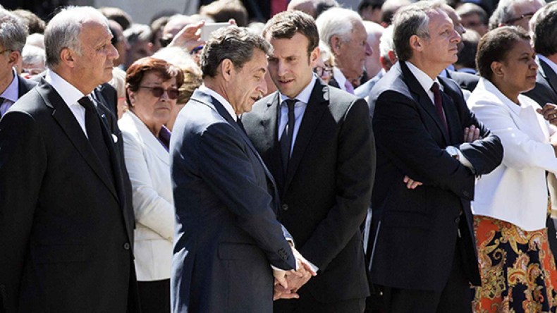 ساركوزي يدعم ماكرون في مواجهة لوبان