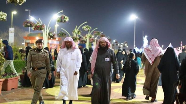 السعودية تمنع هيئة الأمر بالمعروف من توقيف الأشخاص أو ملاحقتهم