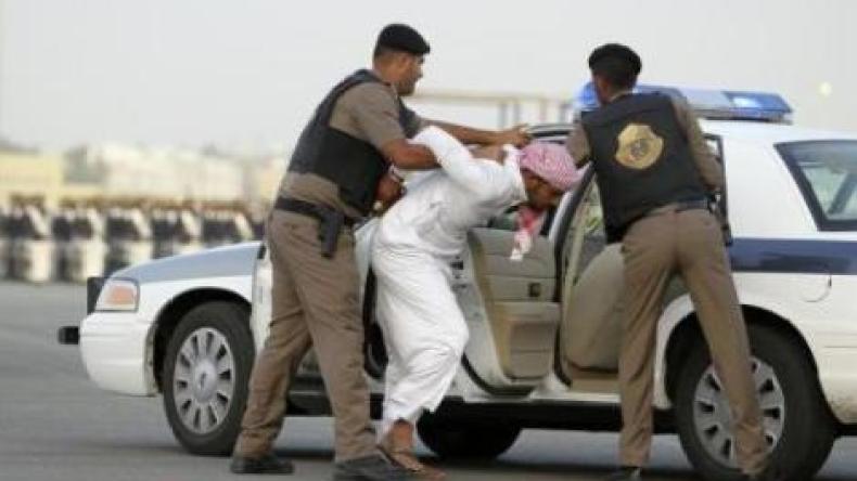 اعتقال سعودي يشتبه أنه ضالع في هجومين على قوات الأمن