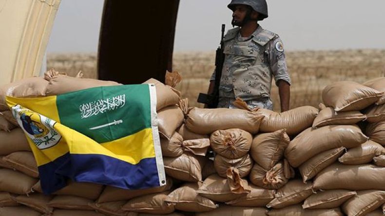 مقتل جندي سعودي وإصابة ثلاثة في انفجار لغم عند الحدود اليمنية