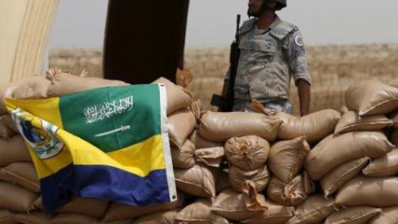 مقتل جندي سعودي وإصابة اثنين آخرين في إطلاق نار من اليمن