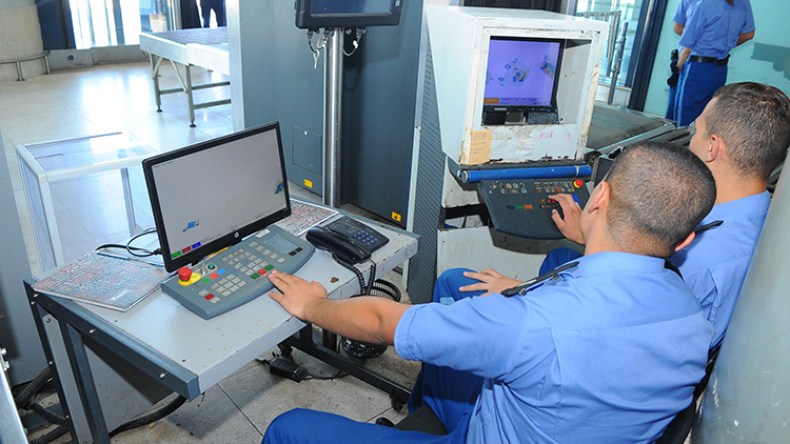 هكذا يهرّب مسافرون “الدوفيز” في أمعائهم!