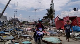 Indonésie: le bilan du séisme et du tsunami monte à 384 morts