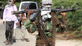 حركة الشباب الصومالية تقول إنها خطفت جنوداً من كينيا