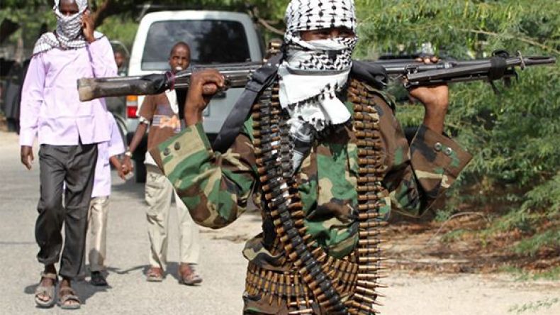 حركة الشباب الصومالية تقول إنها خطفت جنوداً من كينيا