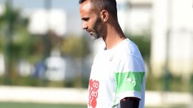 إدارة شباب قسنطينة تتفق مع سيدريك على بقائه في الفريق