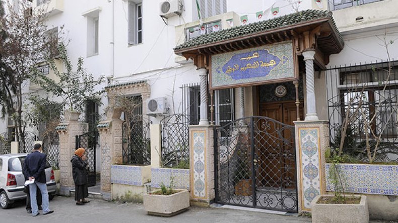 المناضلون يترقبون الأغلبية الساحقة