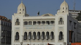 سكان القصبة يحتجون أمام مقر ولاية الجزائر