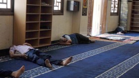 مساجد تتحول إلى مأوى للمشردين والمجانين