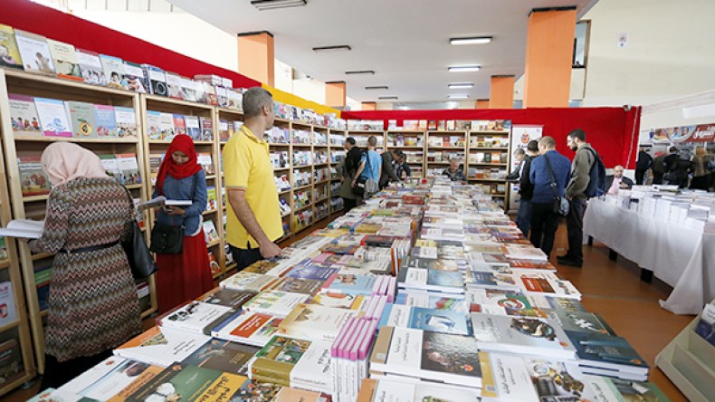 “حرب” جديدة بين فرنسا والجزائر في معرض الكتاب