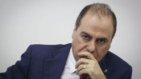 اتهامات بالتحرش الجنسي تطيح بوزير الداخلية الإسرائيلي