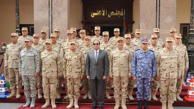 السيسي والأربعون حرامي!