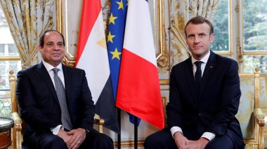 Un écrivain italien rend sa légion d’honneur après celle attribuée à Al-Sissi