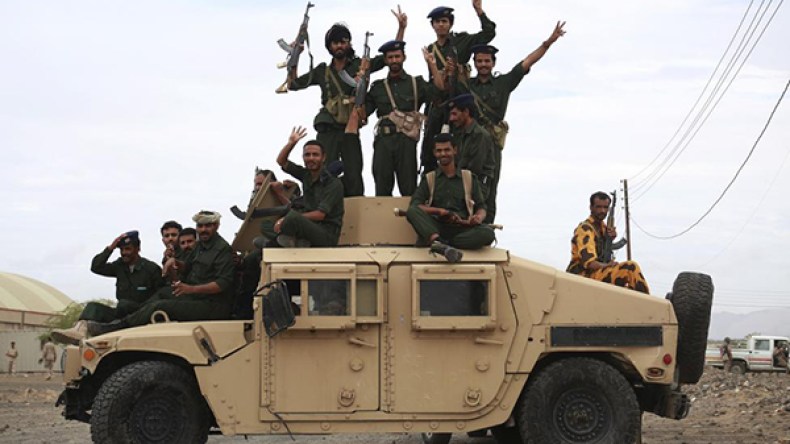 رجال قبائل يمنية يقتلون 18 حوثياً في كمين