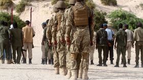 عشرات القتلى في هجوم لحركة الشباب على قاعدة عسكرية في الصومال