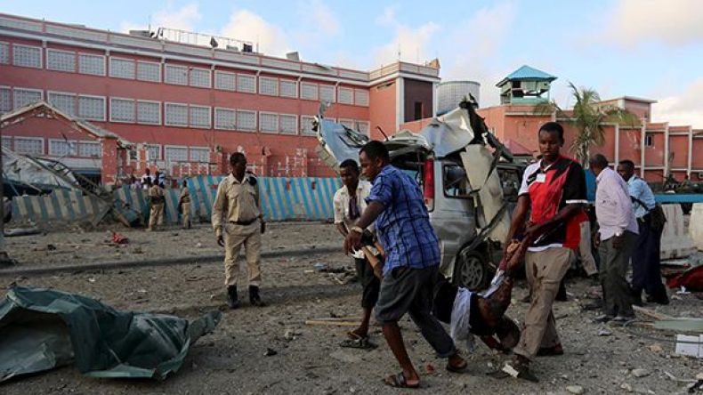 مقتل ثلاثة في تفجير انتحاري في العاصمة الصومالية