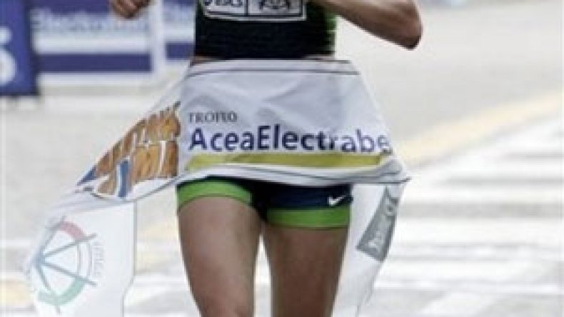 الجزائرية سعاد آيت سالم تحتل المرتبة السادسة في ماراطون لندن