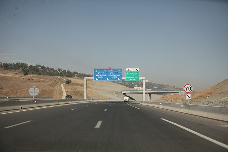 Mise en service des stations de péage avant fin 2020