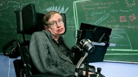 وفاة عالم الفيزياء البريطاني ستيفن هوكينغ