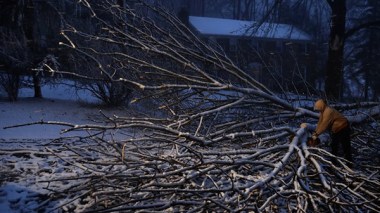 عواصف وثلوج تجتاح شمال شرق أمريكا