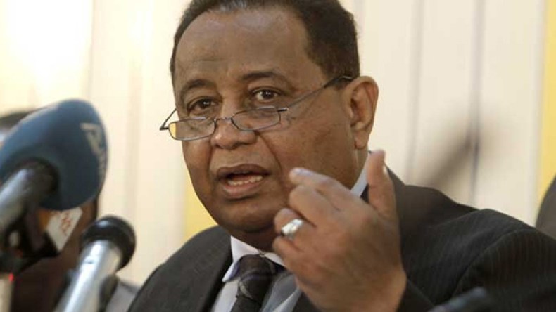 السودان يعيد سفيره إلى مصر