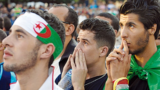 الجزائريون ينقلون حسرة غيابهم عن المونديال لمواقع التواصل الاجتماعي